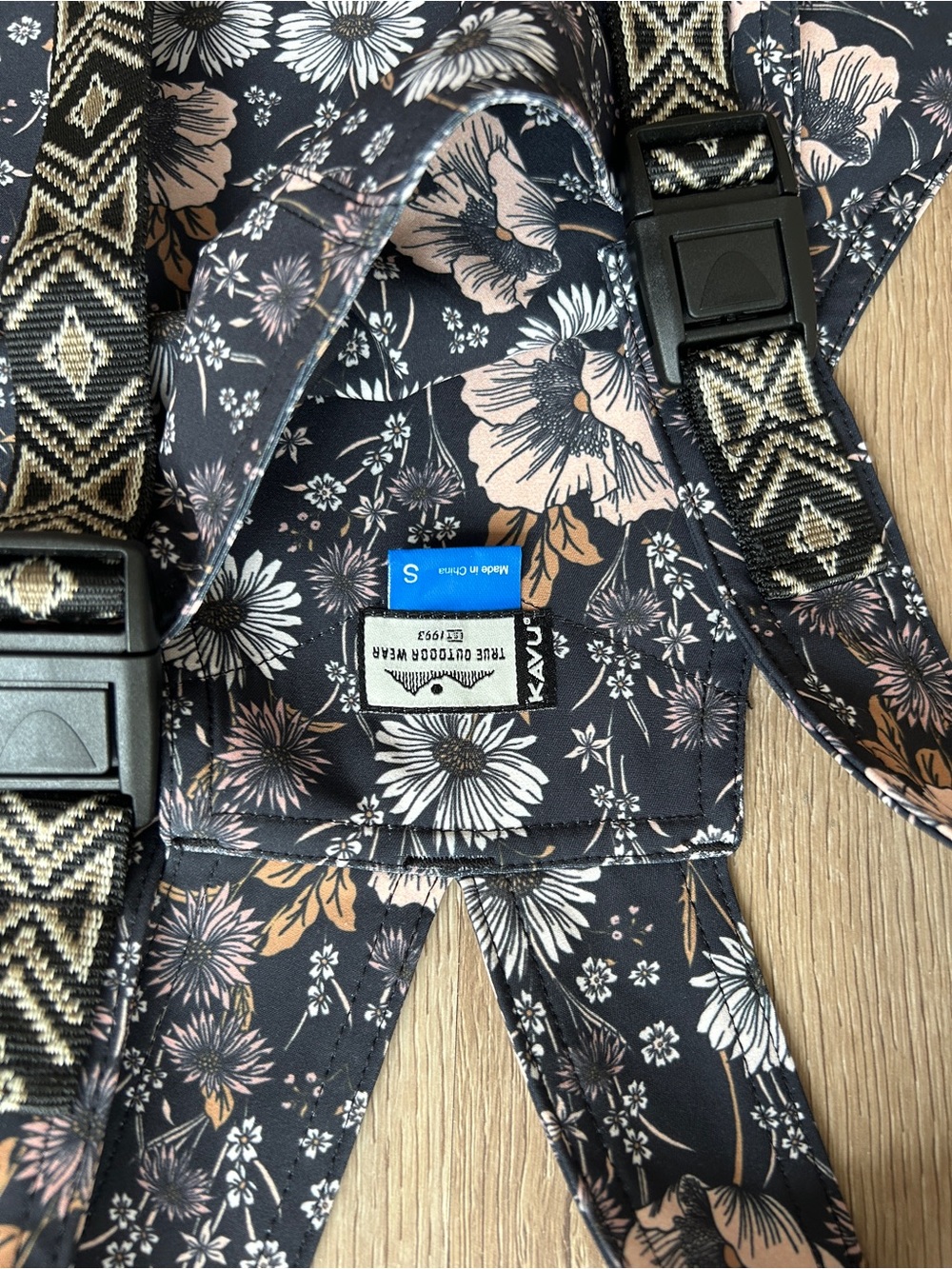 KAVU San Blas Women's Overalls Bibs Side pocket Romper floral Sz Small - Picture 4 of 4